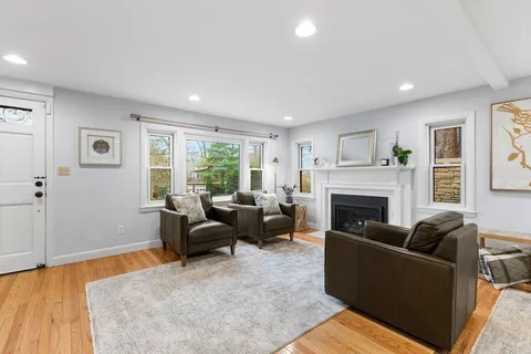 $1,250,000 | 46 Bridge Street, Lexington, MA 02421