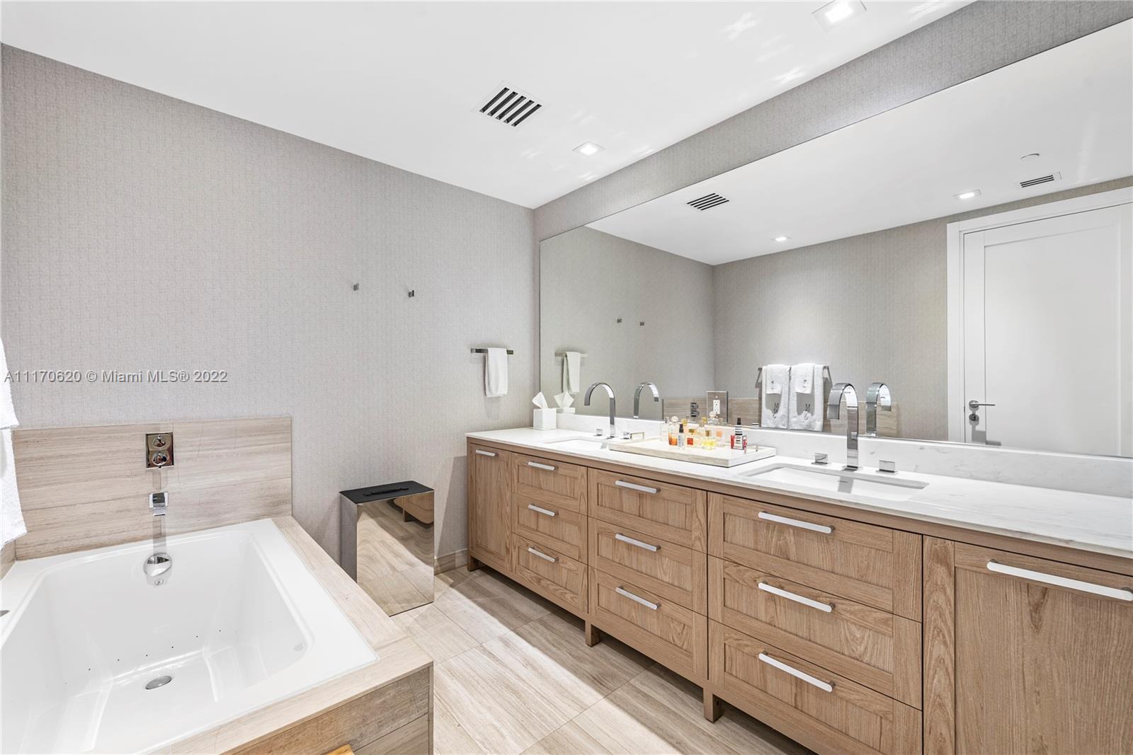 350 Ocean Drive, Unit 403N Key Biscayne, FL 33149 - Photo 26 of 55