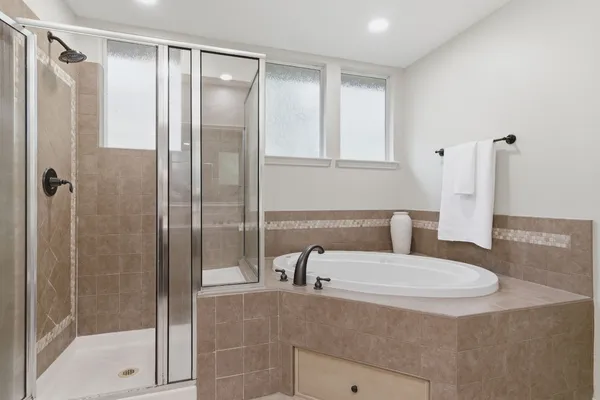 $674,900 | 106 South Longsford Circle, The Woodlands, TX 77382