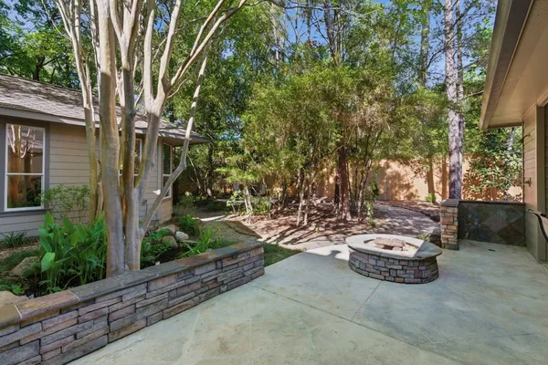 $674,900 | 106 South Longsford Circle, The Woodlands, TX 77382