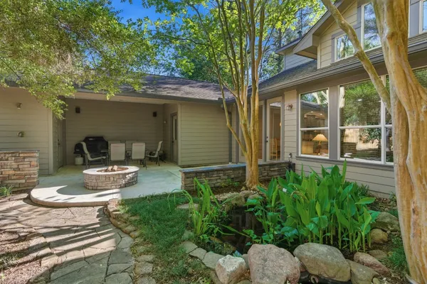 $674,900 | 106 South Longsford Circle, The Woodlands, TX 77382