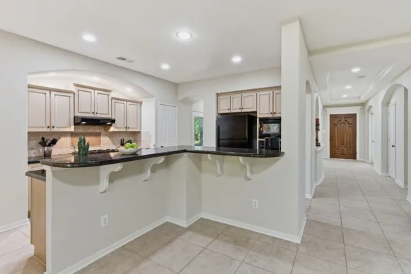 $674,900 | 106 South Longsford Circle, The Woodlands, TX 77382