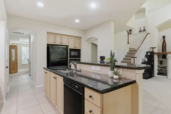$674,900 | 106 South Longsford Circle, The Woodlands, TX 77382