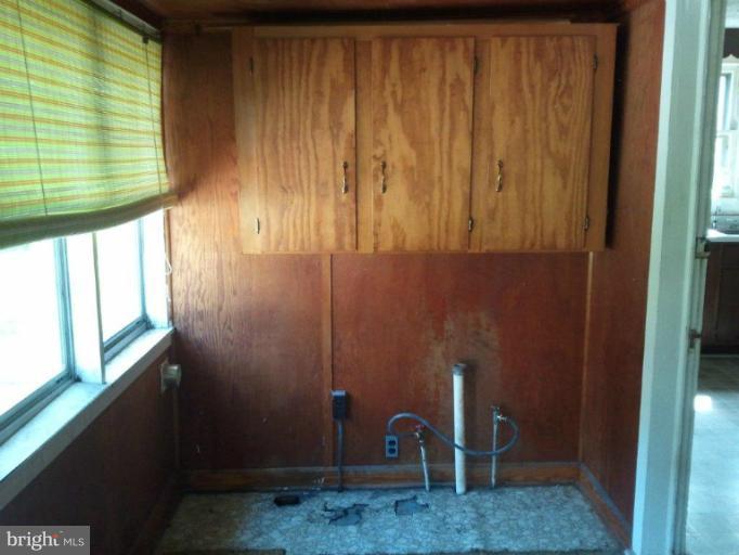 1463 Back Creek Road Gore, VA 22637 - Photo 23 of 30 Laundry