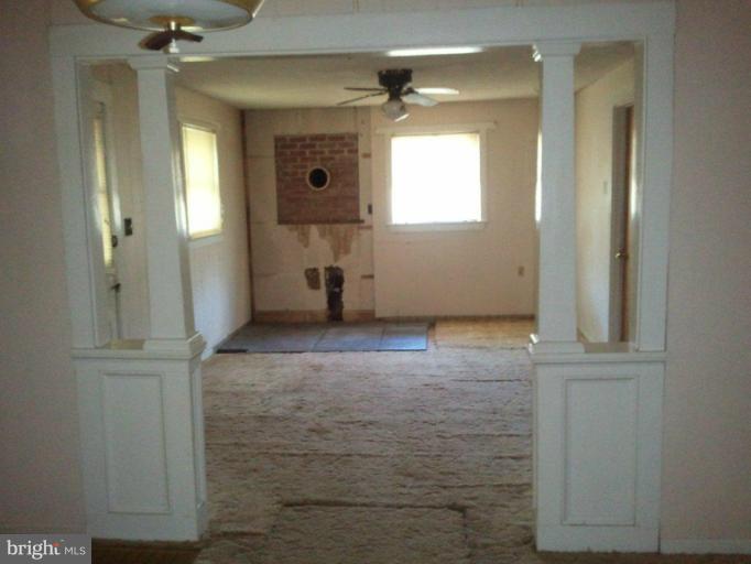 1463 Back Creek Road Gore, VA 22637 - Photo 6 of 30 Living Room