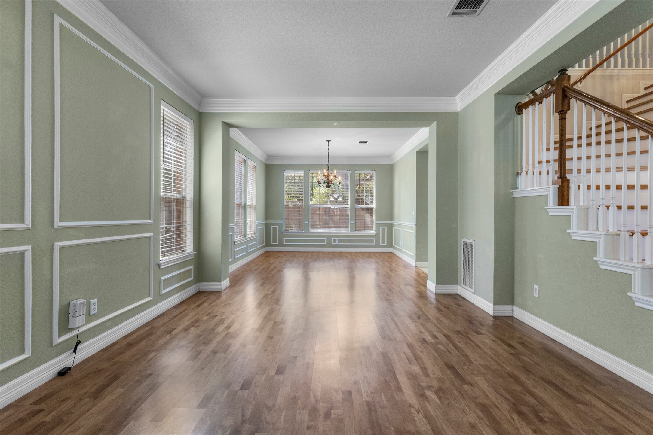 11113 Comiso Pala Path Austin, TX 78726 - Photo 11 of 37
1 of 3 Living areas