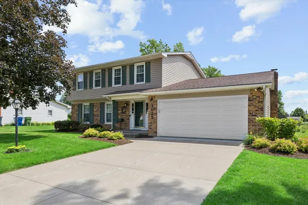 $329,900 | 1025 8th Avenue North, Clinton, IA 52732