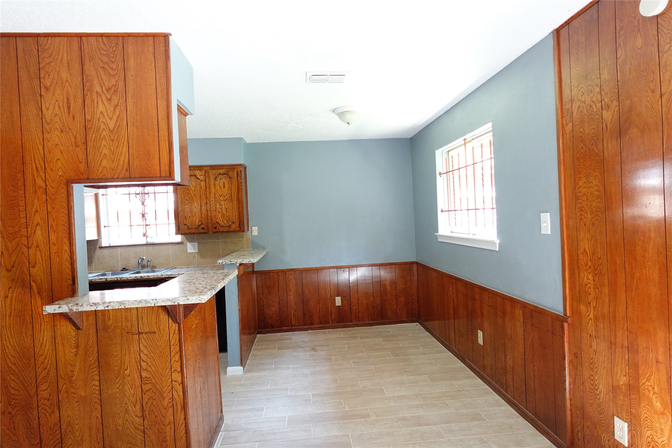 10642 Wolbrook Street Houston, TX 77016 - Photo 4 of 8