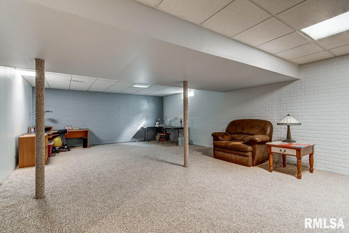 3325 Blueberry Lane Springfield, IL 62711 - Photo 31 of 36 Gallery Image 31