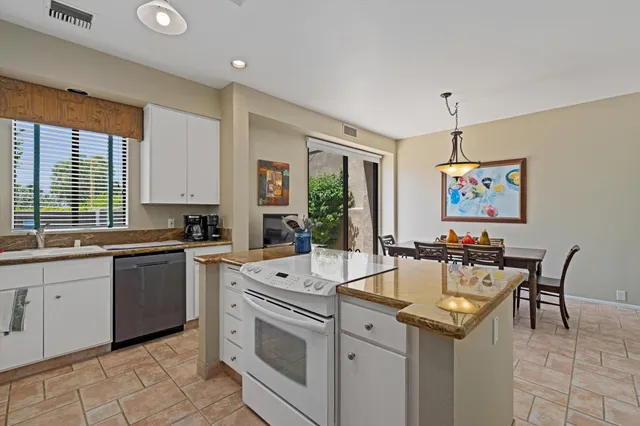 $4,500 | 522 Desert W Drive, Rancho Mirage, CA 92270