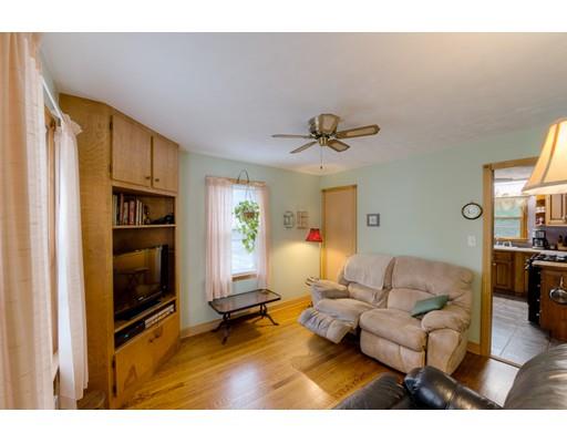 21 Benjamin Road Worcester, MA 01602 - Photo 14 of 35 Gallery Image 14