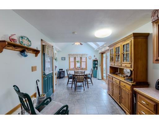 21 Benjamin Road Worcester, MA 01602 - Photo 15 of 35 Gallery Image 15