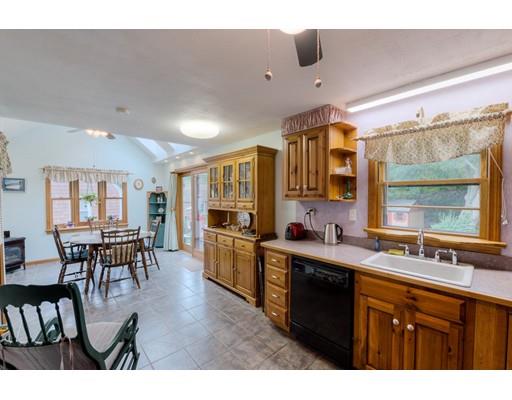 21 Benjamin Road Worcester, MA 01602 - Photo 16 of 35 Gallery Image 16