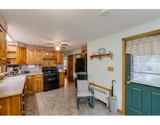 21 Benjamin Road Worcester, MA 01602 - Photo 18 of 35 Gallery Image 18