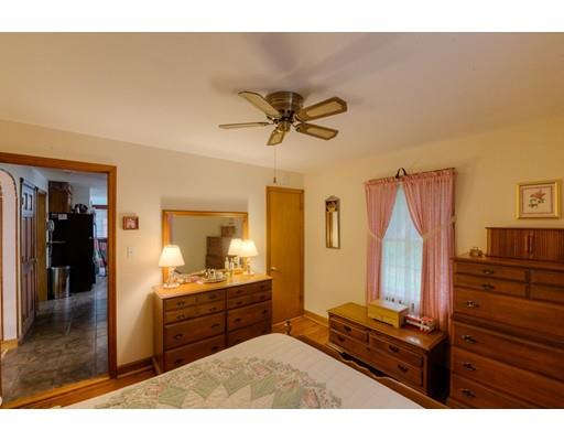 21 Benjamin Road Worcester, MA 01602 - Photo 21 of 35 Gallery Image 21