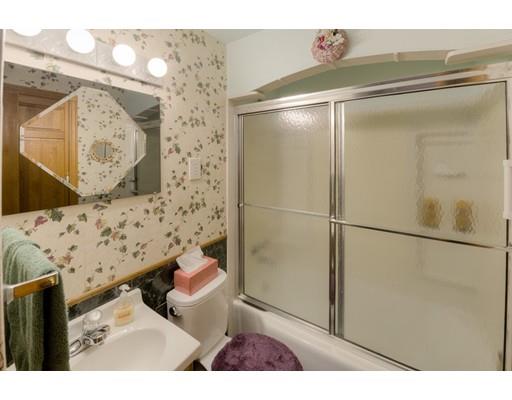 21 Benjamin Road Worcester, MA 01602 - Photo 22 of 35 Gallery Image 22