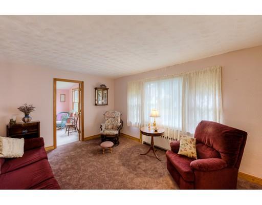 21 Benjamin Road Worcester, MA 01602 - Photo 9 of 35 Gallery Image 9