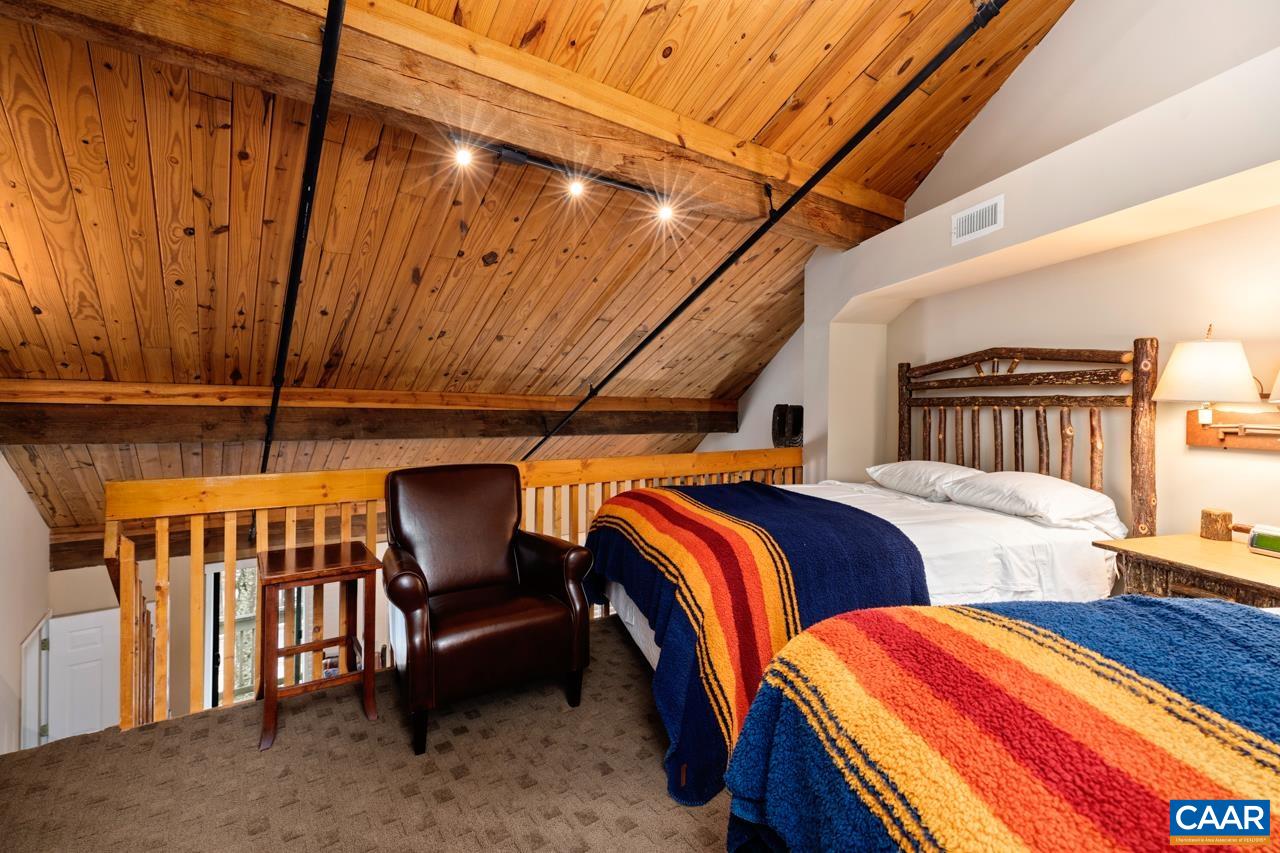 174 Mountain Inn Loop Roseland, VA 22967 - Photo 12 of 21 Gallery Image 12