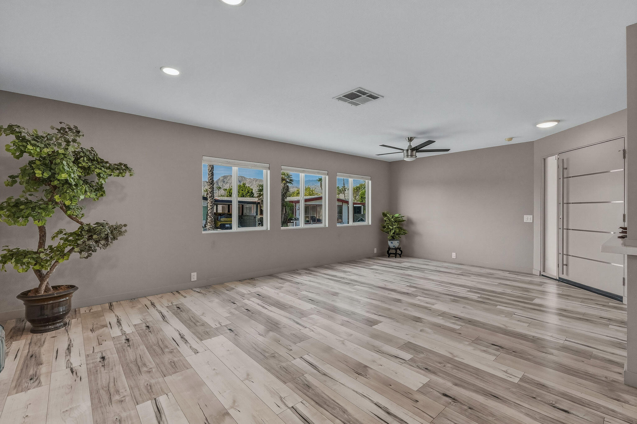 92 Athens Street Rancho Mirage, CA 92270 - Photo 11 of 77 Living area