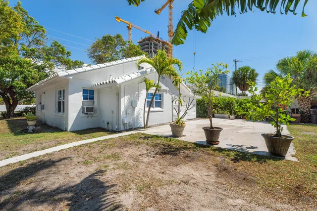 $2,499 | 4815 North Flagler Drive, West Palm Beach, FL 33407