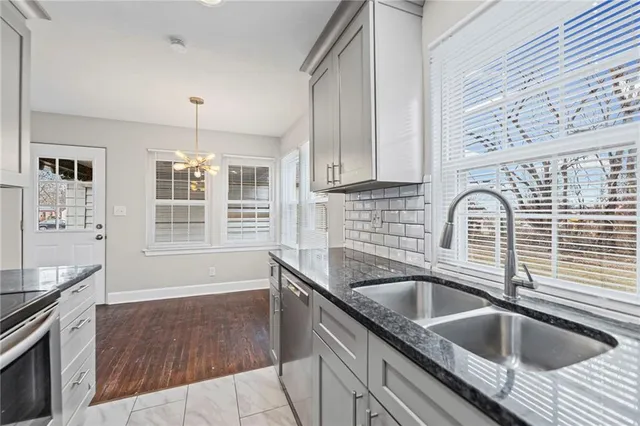 $320,000 | 7608 West 63rd Terrace, Mission, KS 66202