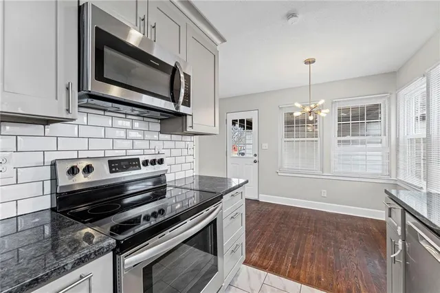 $320,000 | 7608 West 63rd Terrace, Mission, KS 66202