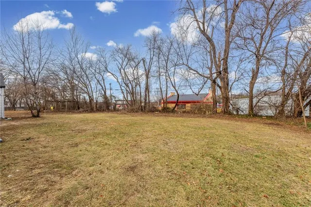 $320,000 | 7608 West 63rd Terrace, Mission, KS 66202