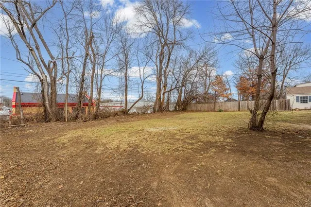 $320,000 | 7608 West 63rd Terrace, Mission, KS 66202