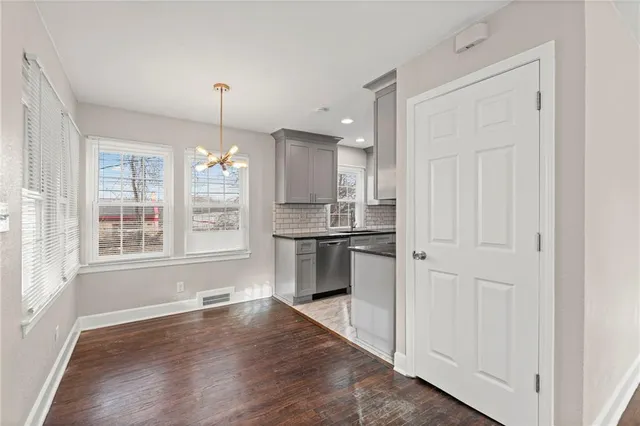 $320,000 | 7608 West 63rd Terrace, Mission, KS 66202