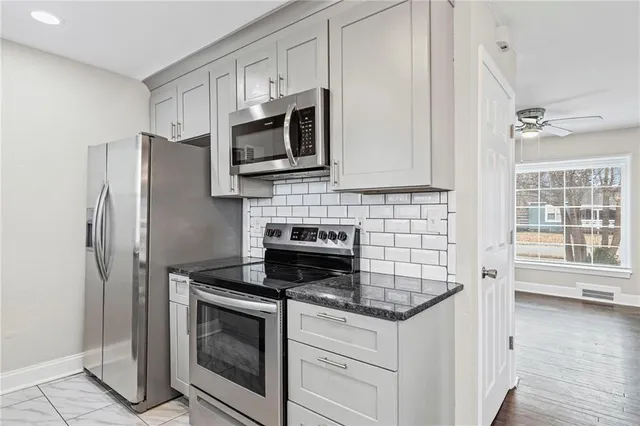 $320,000 | 7608 West 63rd Terrace, Mission, KS 66202