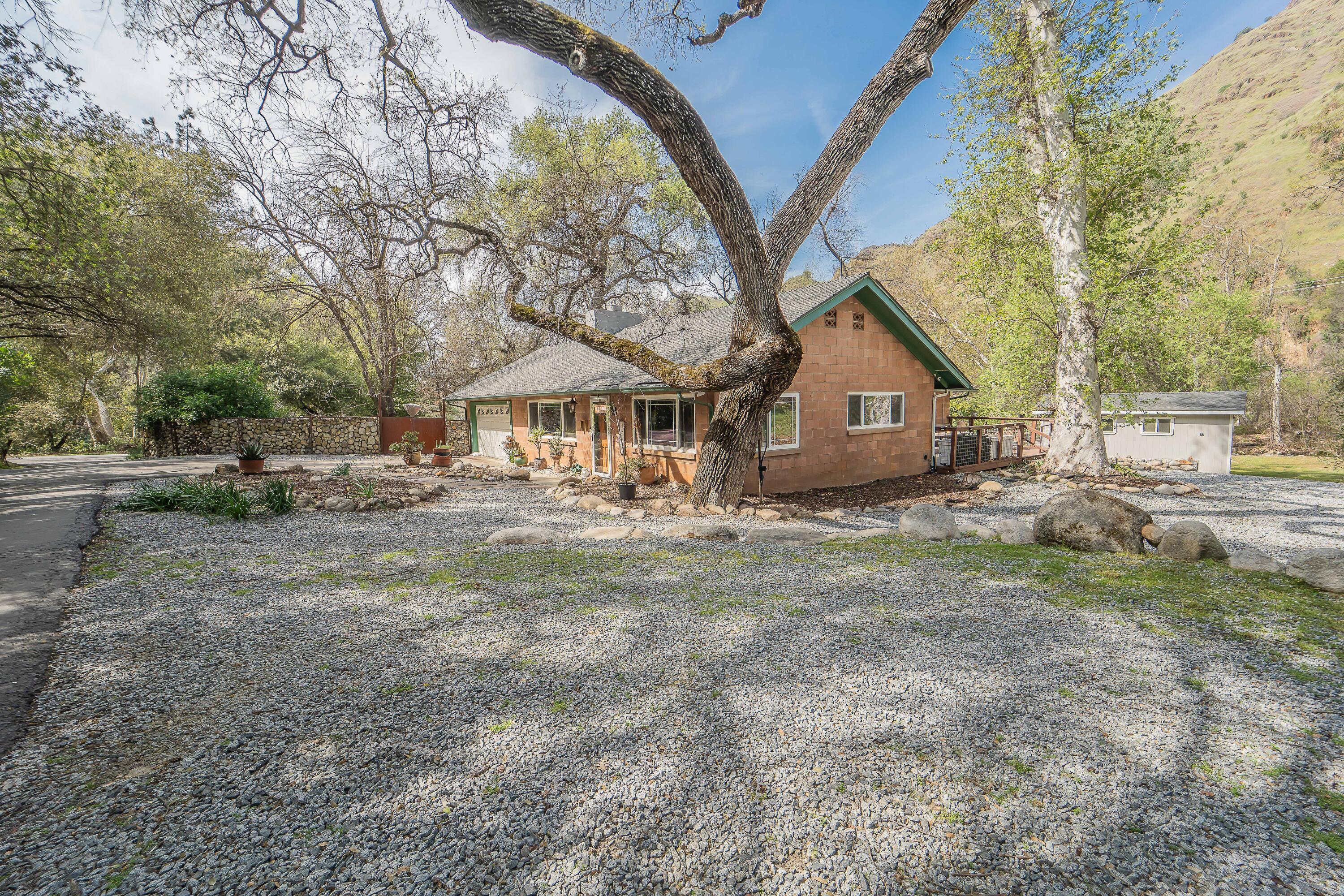 43043 South Fork Drive Three Rivers, CA 93271 - Photo 3 of 43 -