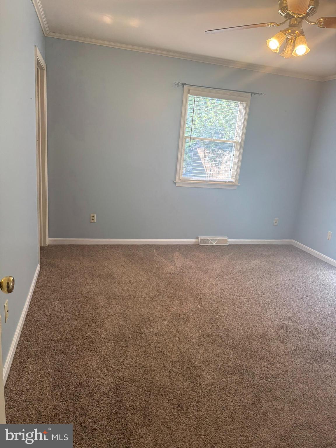3312 Scotland Road Chambersburg, PA 17202 - Photo 16 of 32 an empty room with a window