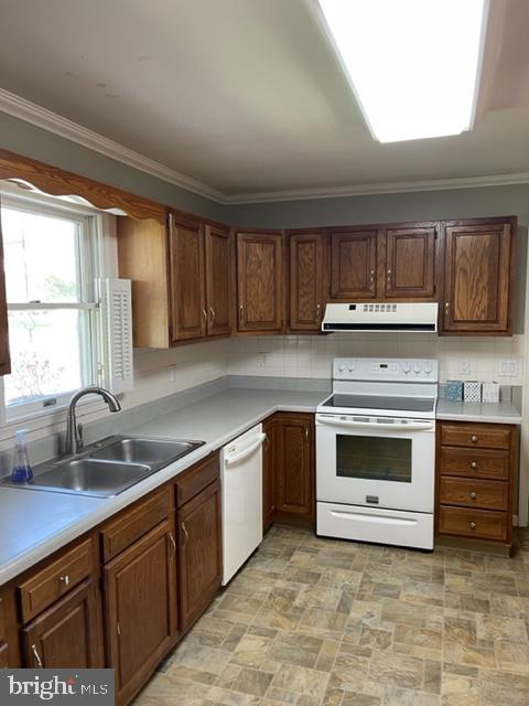 3312 Scotland Road Chambersburg, PA 17202 - Photo 2 of 32 a kitchen with granite countertop a stove sink and cabinets
