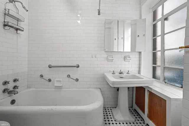 $750,000 | 320 Central Park West, Unit 2D | Upper West Side