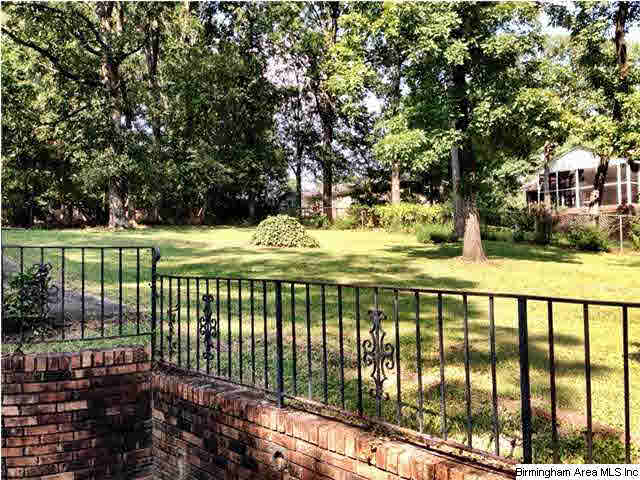 829 Rockingham Road Birmingham, AL 35235 - Photo 4 of 13
