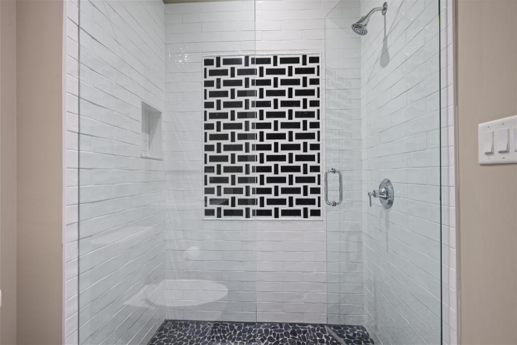 5980 Teton Way Atlanta, GA 30328 - Photo 32 of 48 a bathroom with a shower