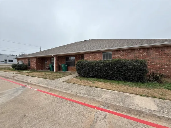 $1,449 | 2331 North Elm Street, Unit 2, Denton, TX 76201