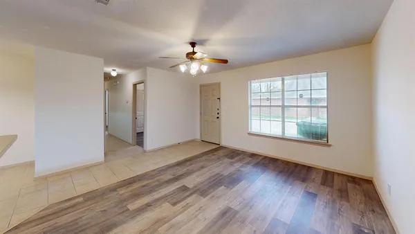 $1,449 | 2331 North Elm Street, Unit 2, Denton, TX 76201