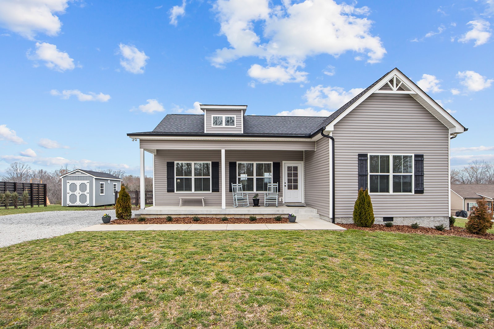 825 Hooper Road Charlotte, TN 37036 - Photo 1 of 43 Gallery Image 1