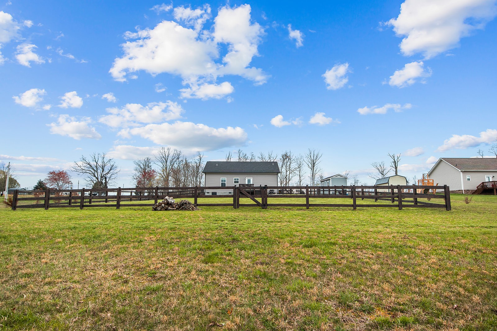 825 Hooper Road Charlotte, TN 37036 - Photo 27 of 43 Gallery Image 27
