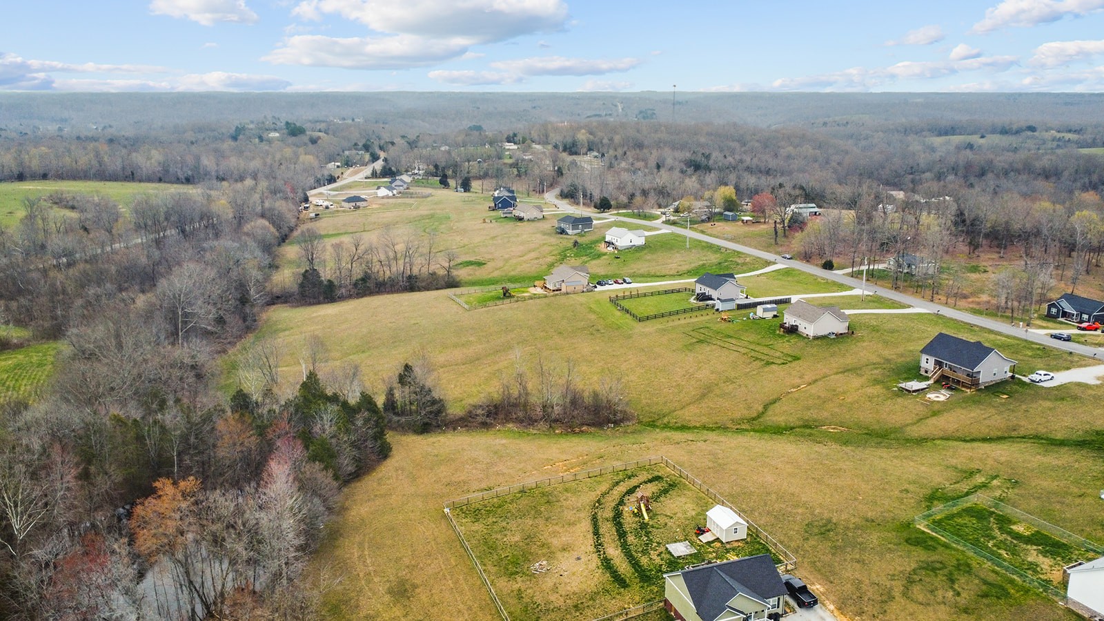 825 Hooper Road Charlotte, TN 37036 - Photo 36 of 43 Gallery Image 36