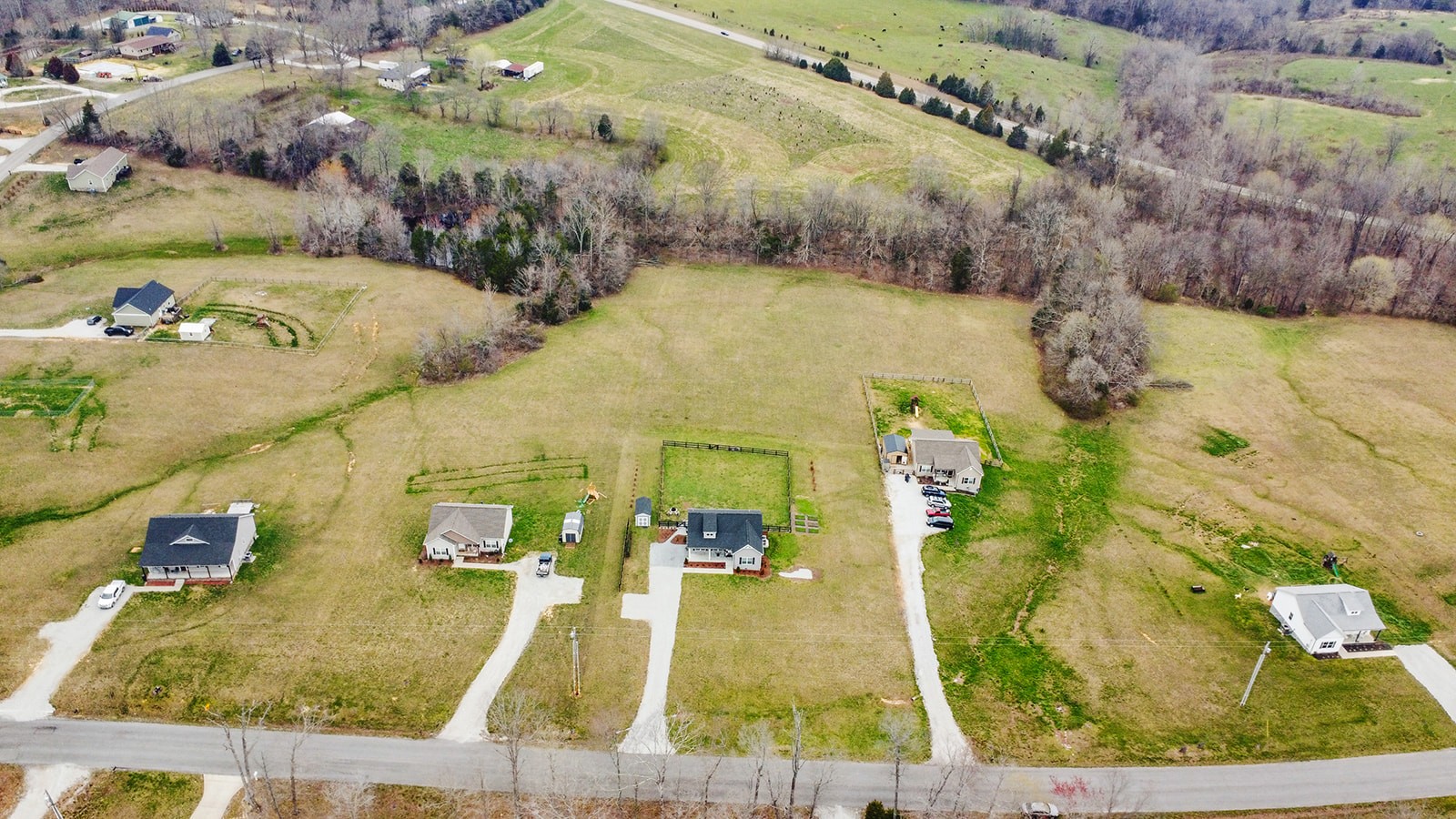 825 Hooper Road Charlotte, TN 37036 - Photo 37 of 43 Gallery Image 37