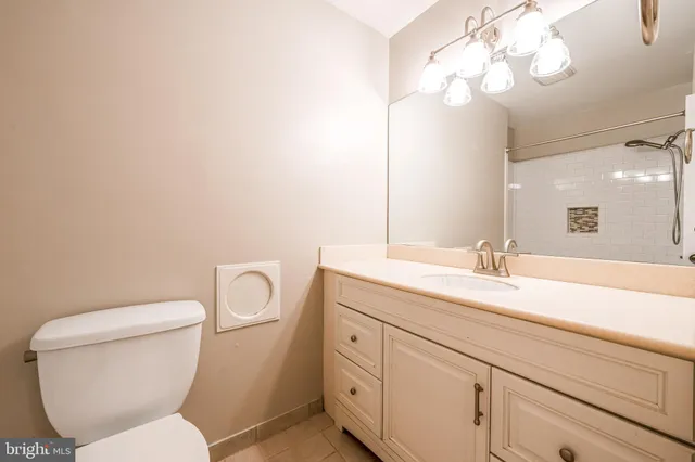 $4,095 | 3900 Flagstone Terrace, Alexandria, VA 22306