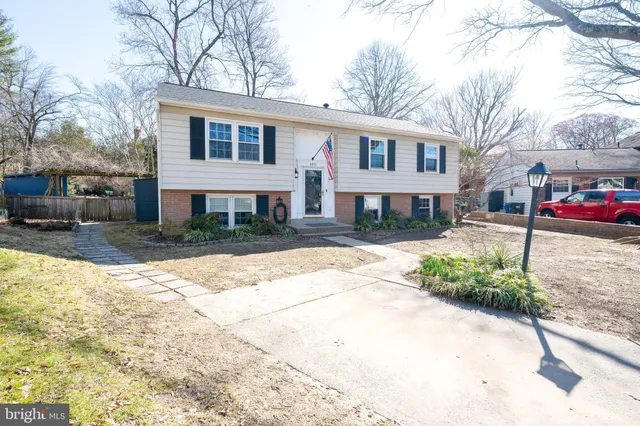 $4,095 | 3900 Flagstone Terrace, Alexandria, VA 22306