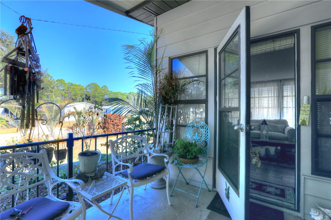 1352 Barefoot Circle Sebastian, FL 32976 - Photo 4 of 29