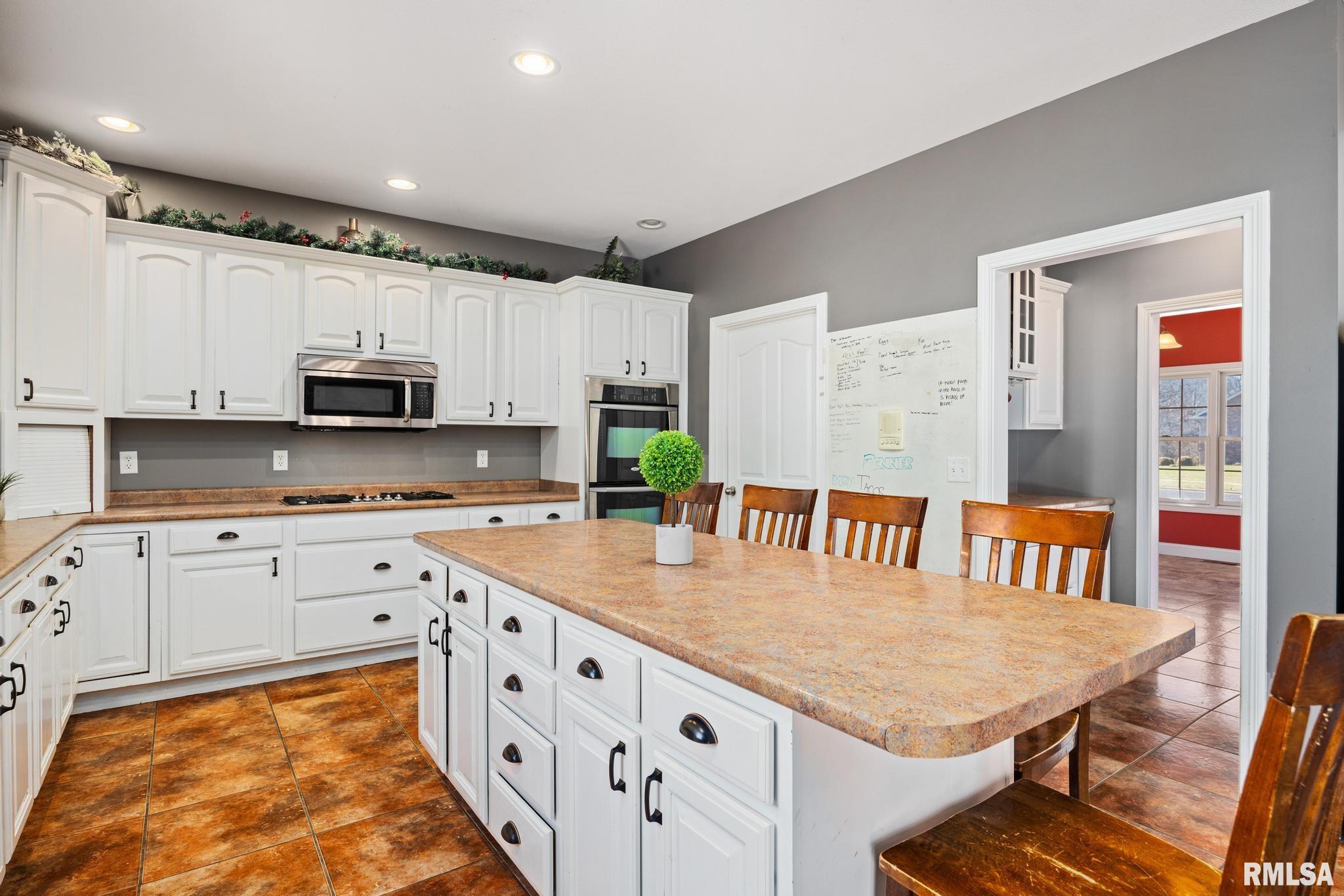 1817 Autumn Ridge Washington, IL 61571 - Photo 10 of 51