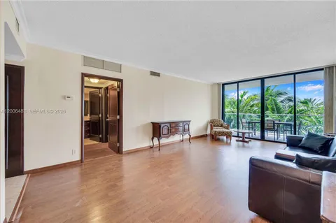$590,000 | 2800 Island Boulevard, Unit 603, Aventura, FL 33160