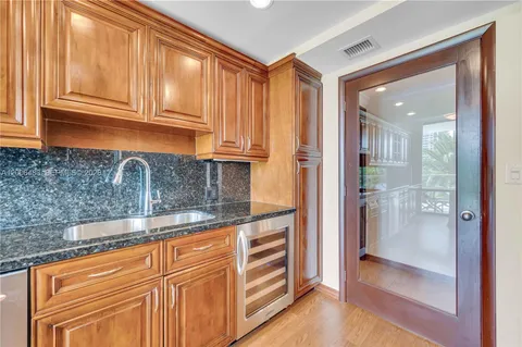 $590,000 | 2800 Island Boulevard, Unit 603, Aventura, FL 33160