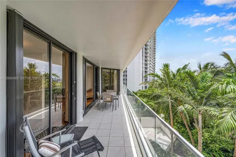 $590,000 | 2800 Island Boulevard, Unit 603, Aventura, FL 33160