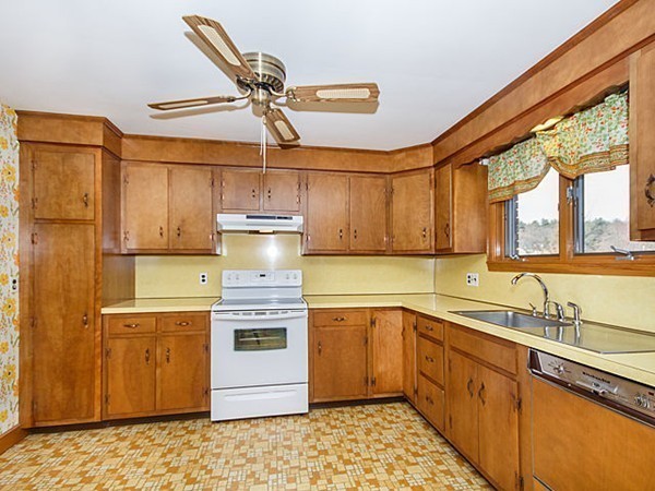 35 Radcliffe Road Belmont, MA 02478 - Photo 8 of 27 Gallery Image 8